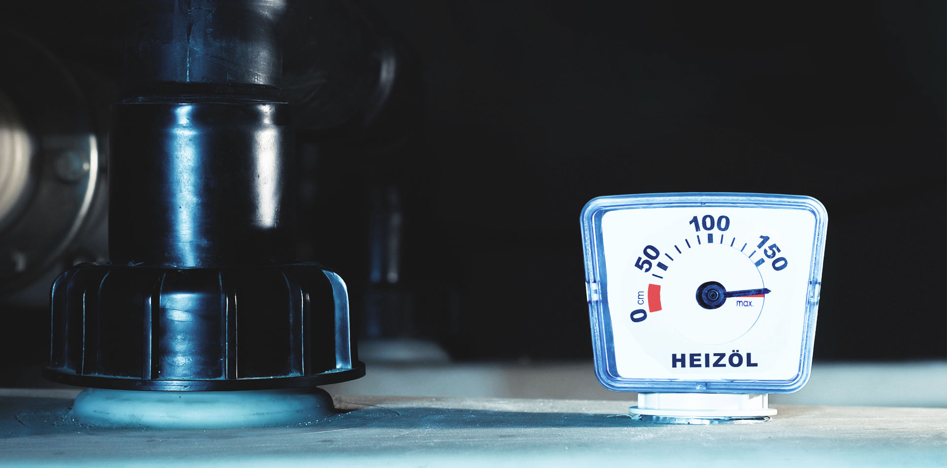 Fachmann bei Tankschutz-Arbeiten